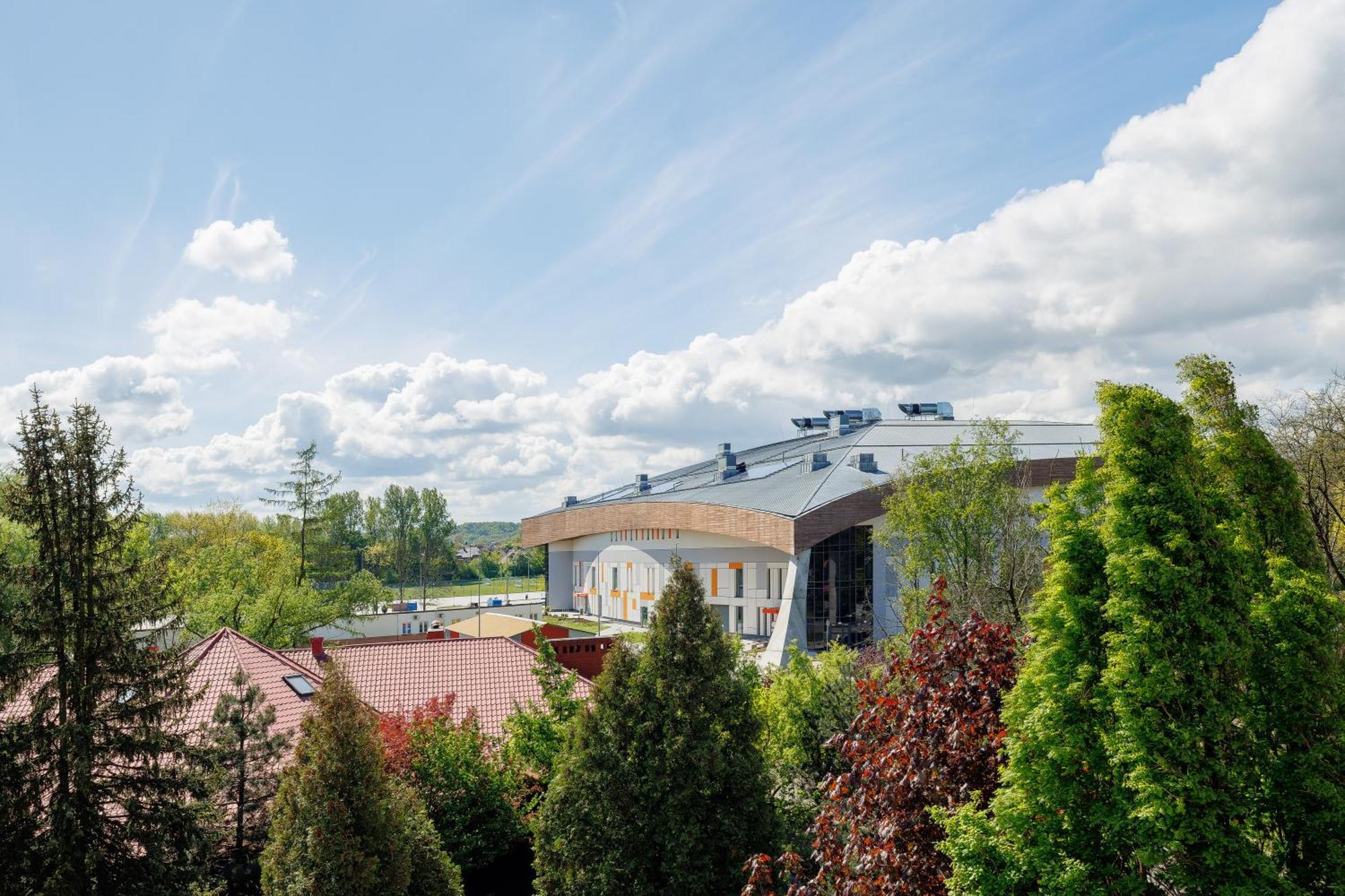 Hotel Cristal Park Tarnów Esterno foto